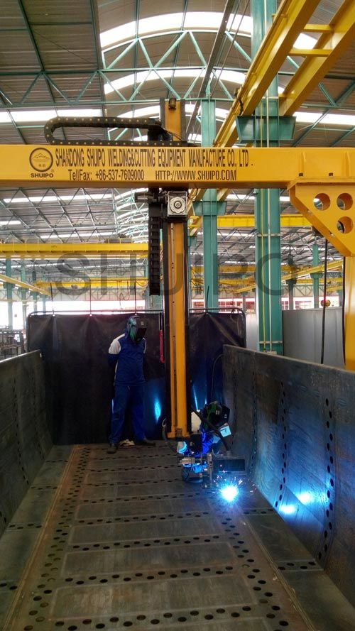 内“U”焊在巴西工作现场 内“U”焊在巴西工作现场