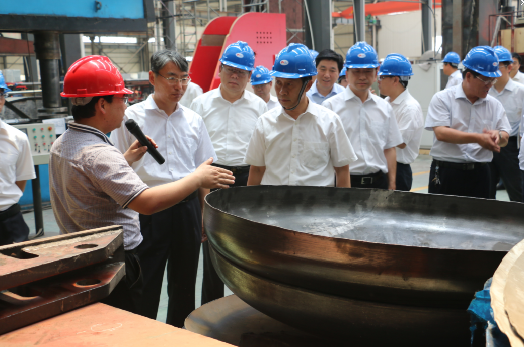 济宁市质监局来zoty中欧体育焊割进行考察指导