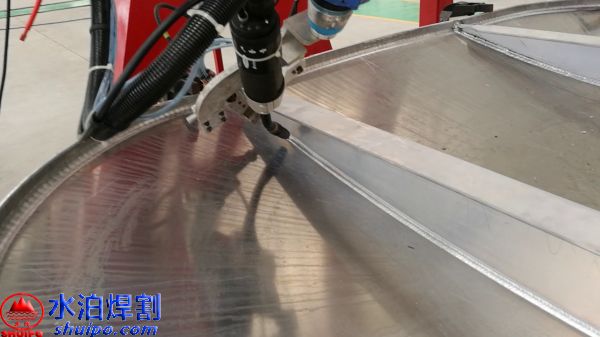 三星加强筋焊接机器人视频_104244162