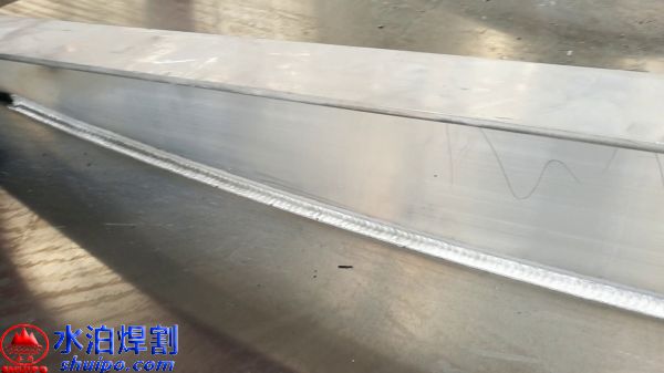 三星加强筋焊接机器人视频_104244165