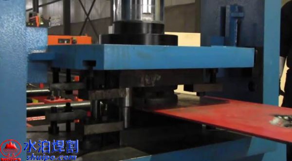 大梁冲孔15 大梁冲孔15