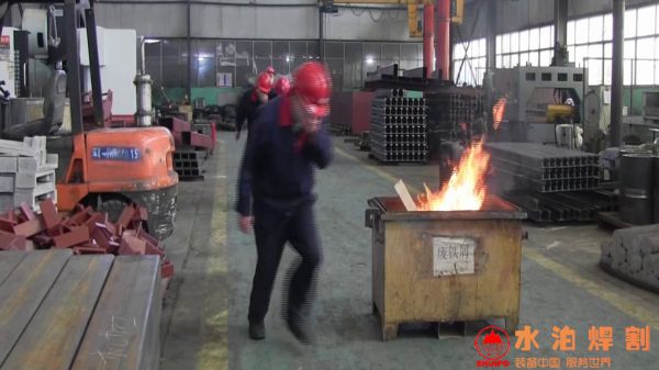 火警警铃发出,拉响灭火救援演练序幕 火警警铃发出,拉响灭火救援演练序幕