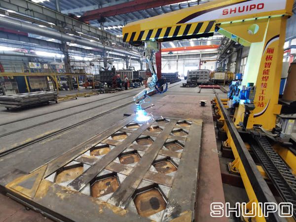 厢板智能焊接机器人 厢板智能焊接机器人