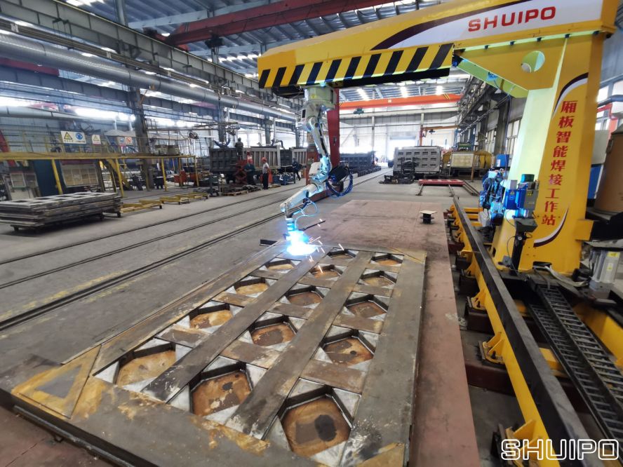 厢板焊接机器人 厢板焊接机器人