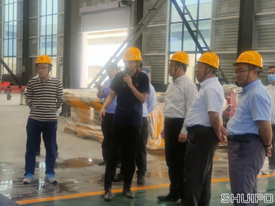 山东省科学院激光研究所所长贾中青、山东省机械设计研究院院长林江海带领激光、高端装备领域专家一行9人到zoty中欧体育焊割实地调研2 山东省科学院激光研究所所长贾中青、山东省机械设计研究院院长林江海带领激光、高端装备领域专家一行9人到zoty中欧体育焊割实地调研2