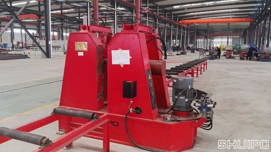 纵梁旁弯效正 (客户安装现场) 纵梁旁弯效正 (客户安装现场)