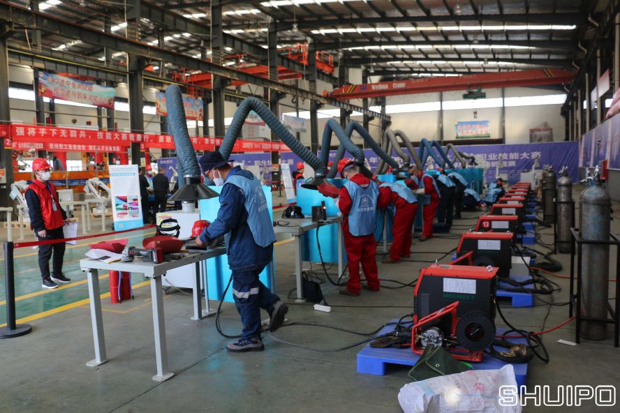 3.手工焊比赛现场.JPG 3.手工焊比赛现场.JPG