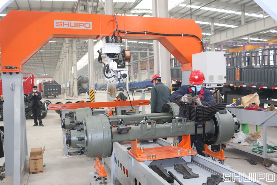 板簧装配.JPG 板簧装配.JPG