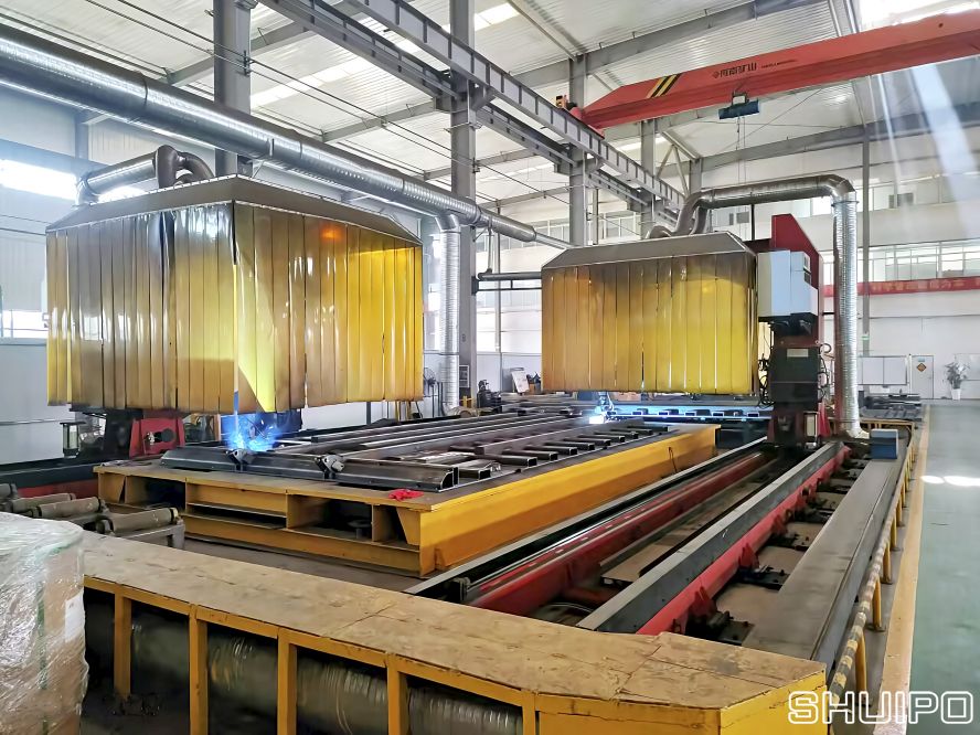 宽体自卸车底板焊接机器人 宽体自卸车底板焊接机器人