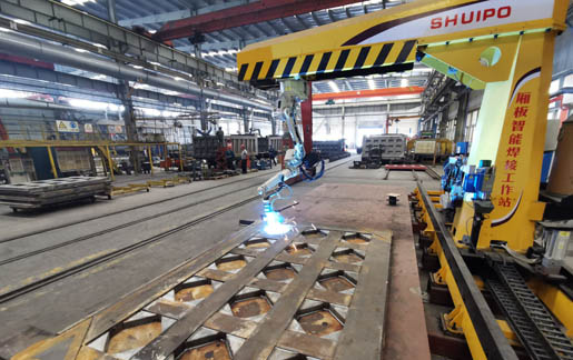 厢板焊接机器人