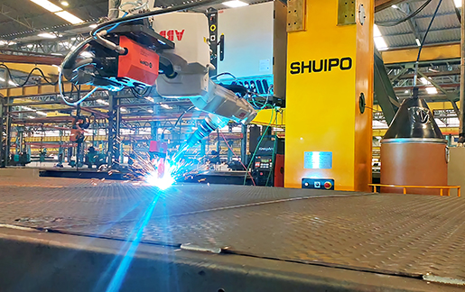 底板焊接机器人2