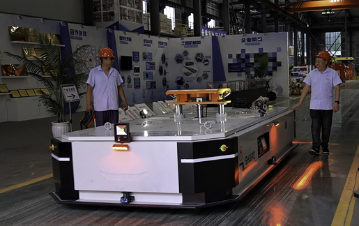 30T 牵引 AGV 在物流行业优势显著,具备强大负载、精准导航、自动化作业、适应复杂环境、节省人力、便于集成以及安全性能突出等优势,助力物流高效运作。